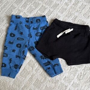 3/$16!!Blue Graphic Jogger Pants & Black Knit Shorts - Kids Bottoms